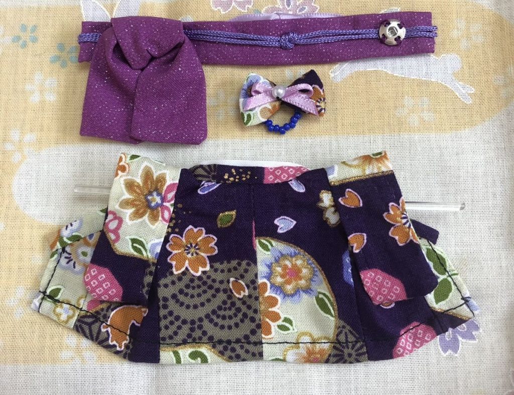 KIMONO FAIT MAIN POUR MÈRE FLORAL VIOLET Fait main au Japon
