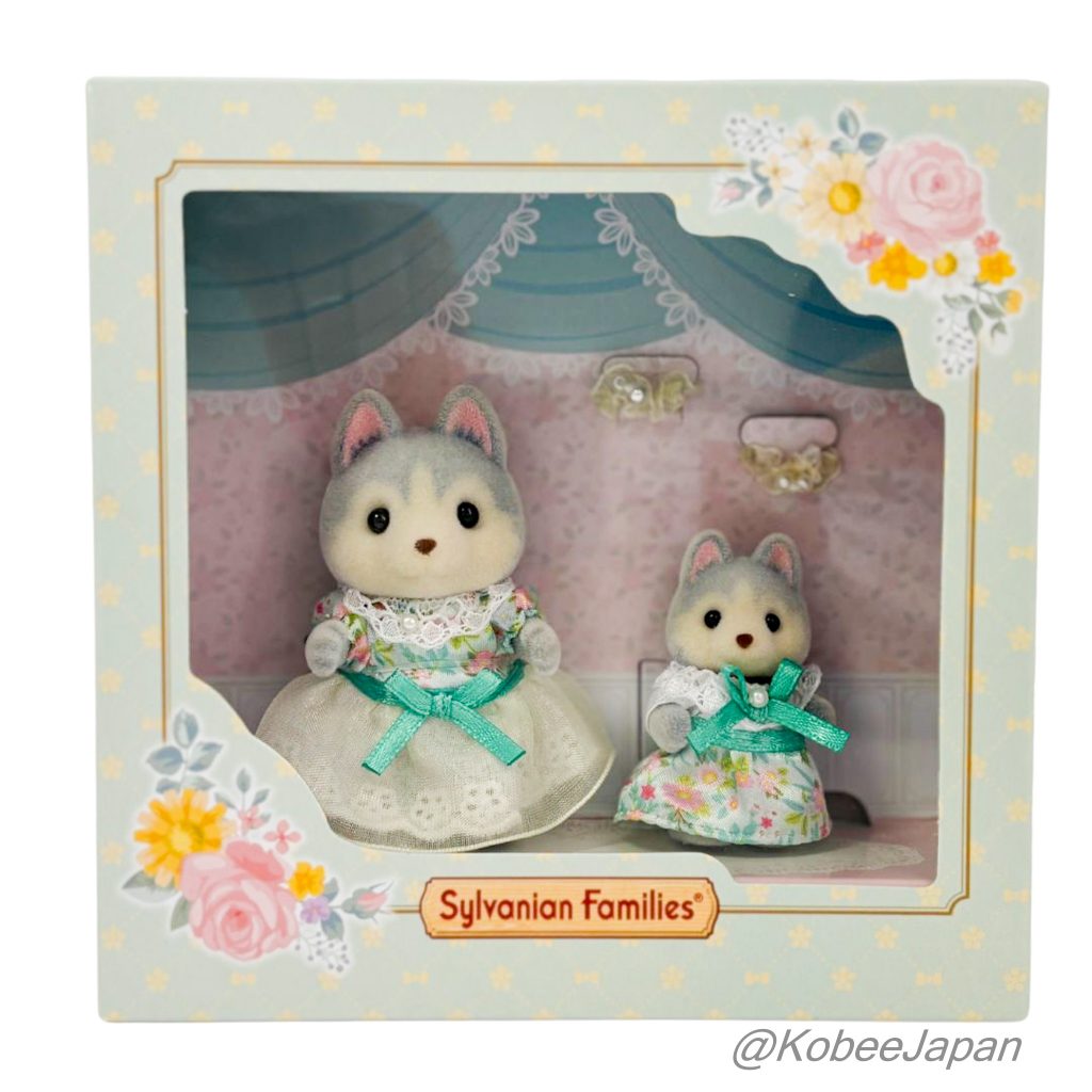 Husky Girl and Baby in Green Dress Fujikyu Shareholder Perk 2024 Sylvanian Families Calico Critters
