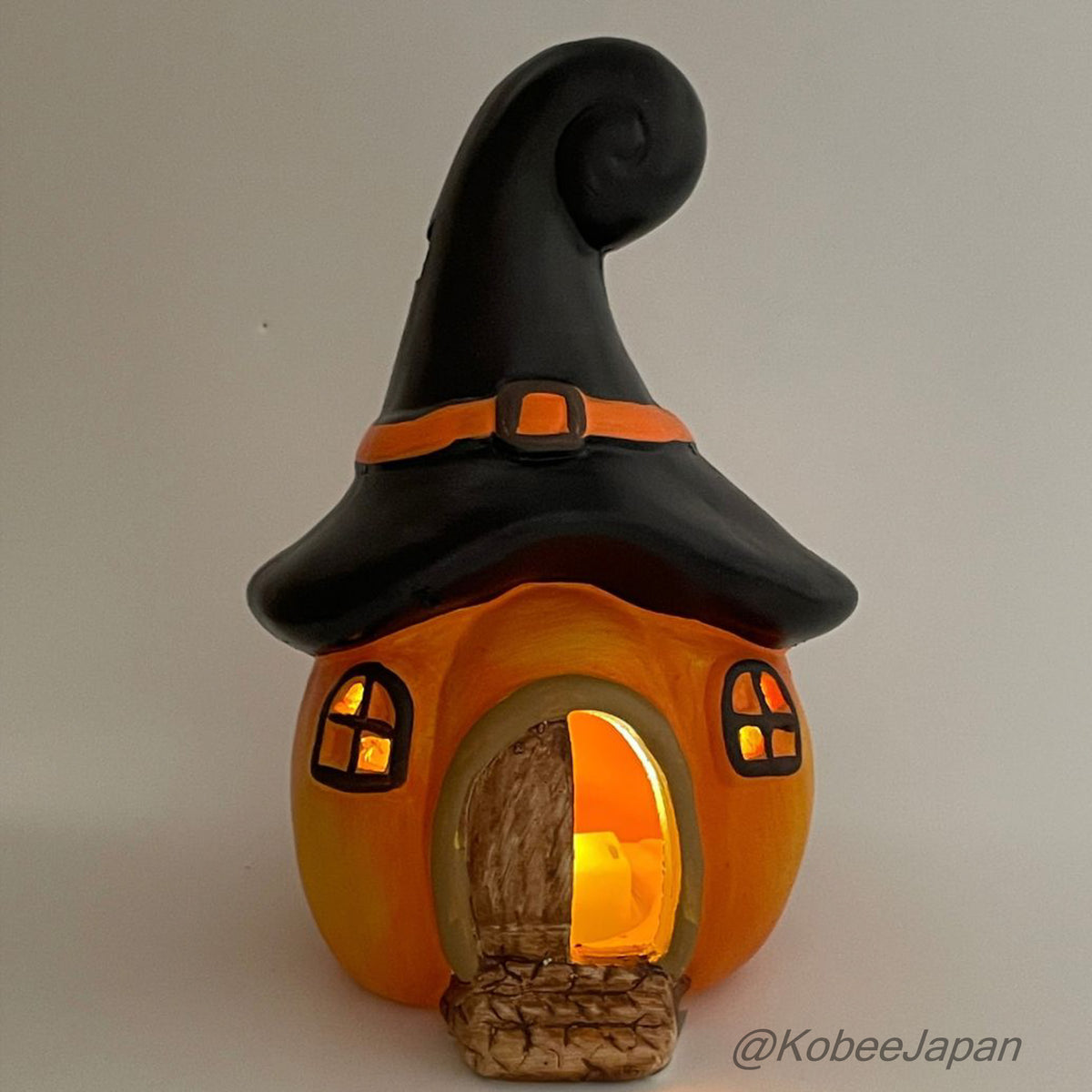 Light-Up Witchy Pumpkin House Natural Kitchen