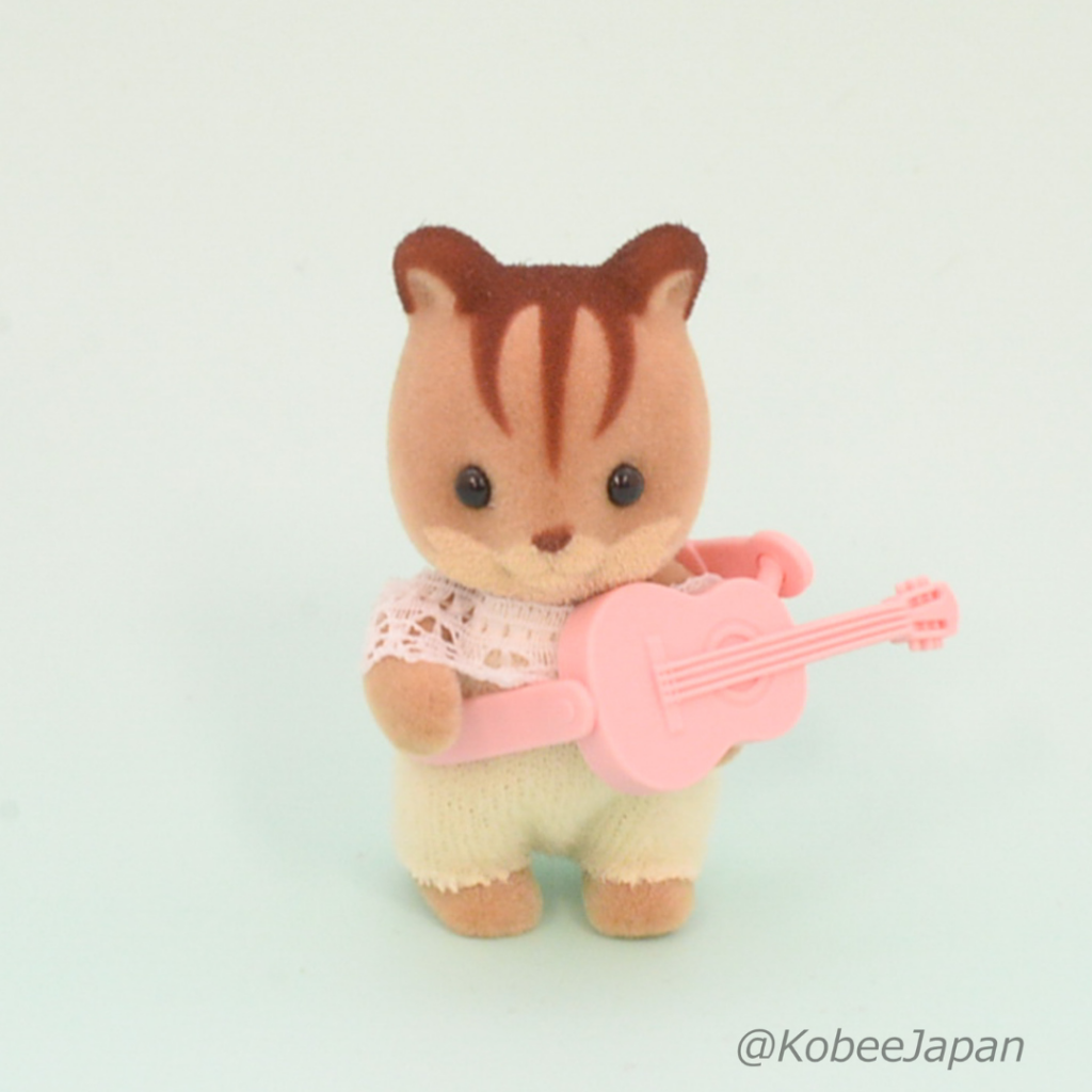 Baby Camping Series Walnut Squirrel Baby With Guitar Sylvanian Families Calico Critters