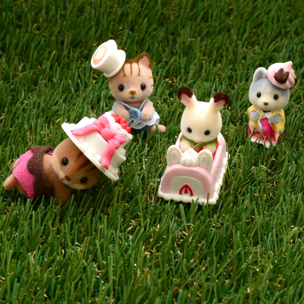 Ensemble Complet Série Fête Gâteau Bébé 2024 Familles Sylvanian Calico Critters