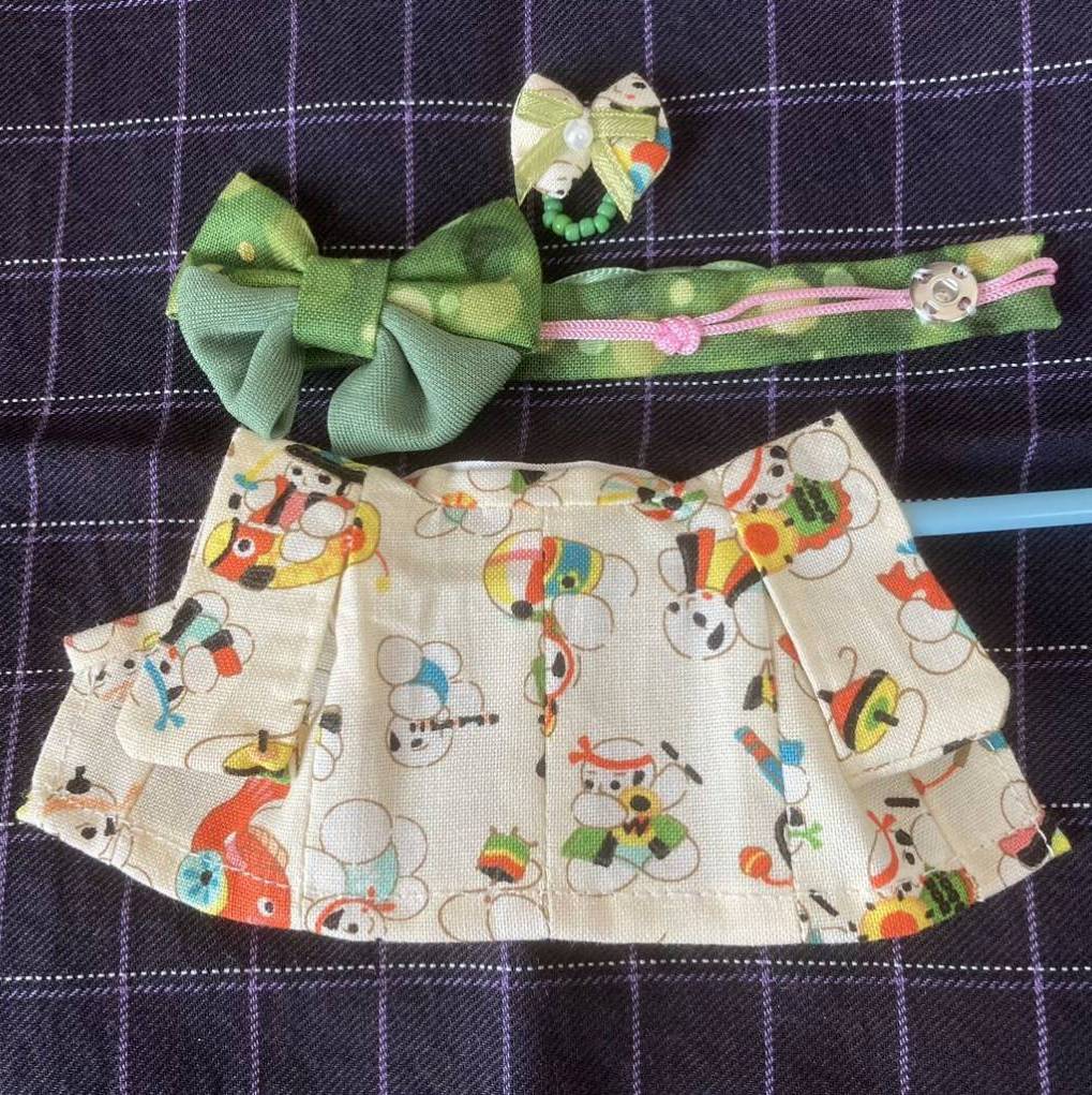 KIMONO FAIT MAIN POUR MÈRE POUPÉE TRADITIONNELLE BLANC/VERT Fait main au Japon