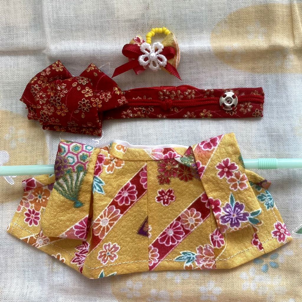 KIMONO FAIT MAIN POUR MÈRE À FLEURS JAUNE/ROUGE Fait main au Japon