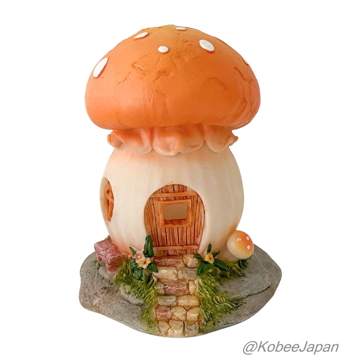 Mushroom House - Round Roof Natural Kitchen