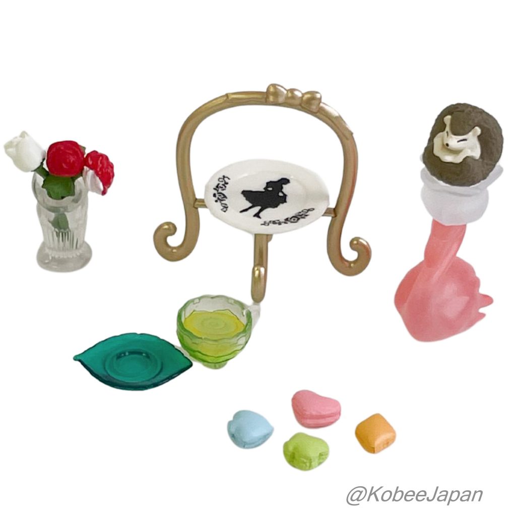 حفلة شاي بلاد العجائب 7 ماكرون بنكهات غريبة ريمينت