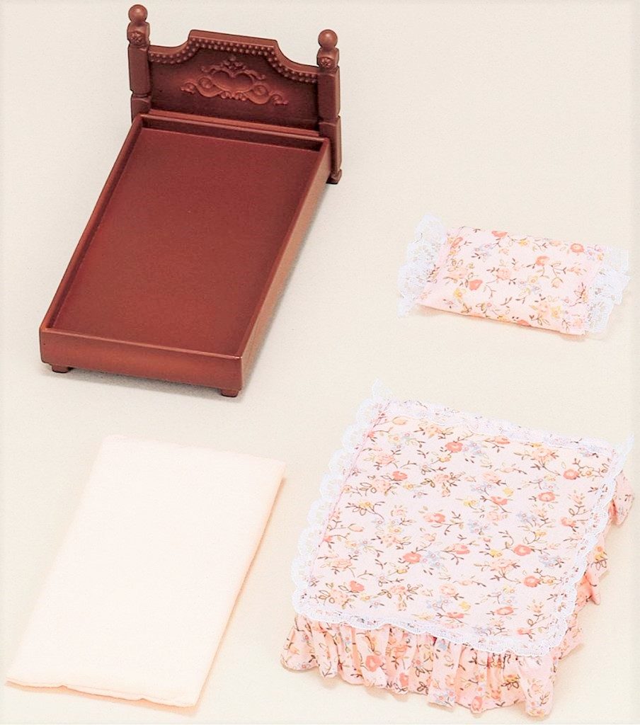 Classic Antique Bed 5223 Sylvanian Families Calico Critters