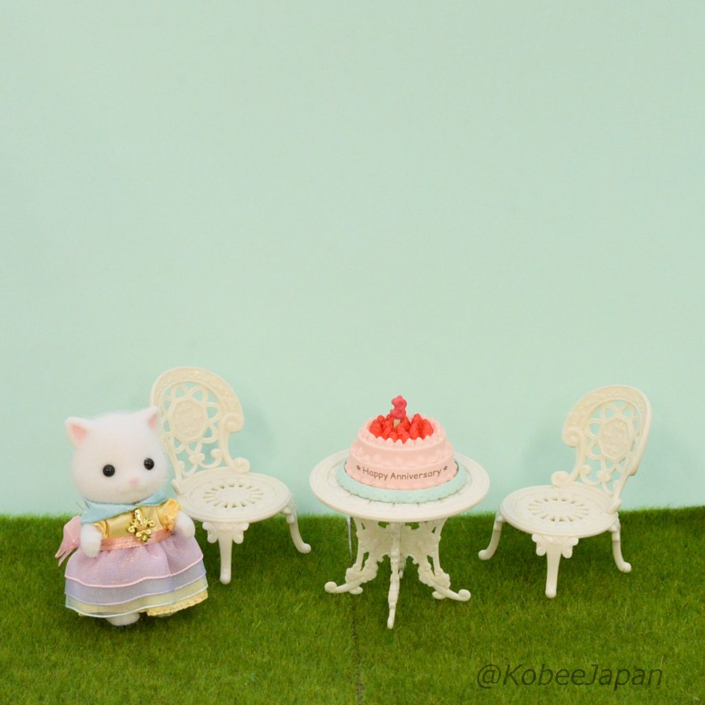 Caja del 35º Aniversario Mesa Blanca 2020 Sylvanian Families Calico Critters