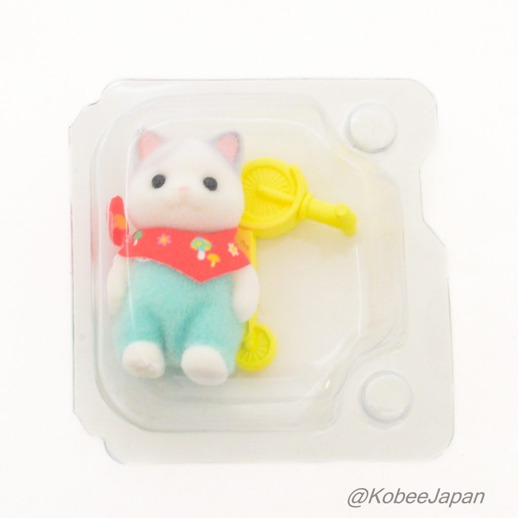 Colección Bebé Serie Bosque Secreto Gato Latte Familymart 2023 Familias Sylvanian Calico Critters