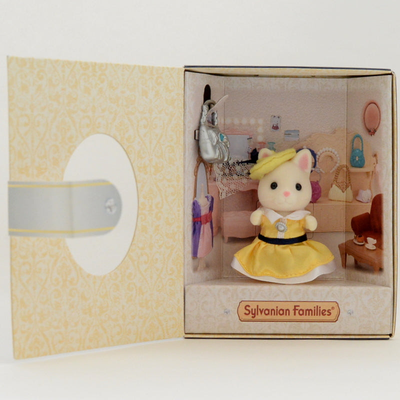 Fan Club Figure Collectors Gift Box Silk Cat 2017 Sylvanian Families Calico Critters