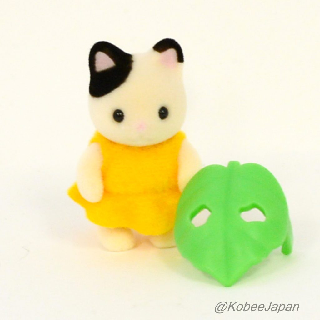 Lets Play in the Forest Series Charcoal Cat Baby 2023 Sylvanian Families Calico Critters