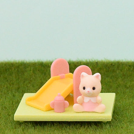 Capsules Toy Baby House Garden 5pc Set Sylvanian Families Calico Critters