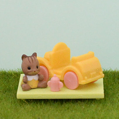 Capsules Toy Baby House Garden 5pc Set Sylvanian Families Calico Critters
