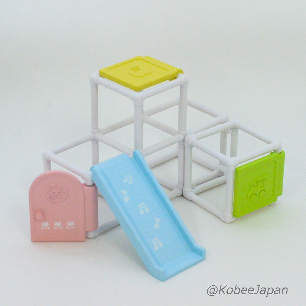 Gimnasio para bebés con estructura de escalada KA-212 Sylvanian Families Calico Critters