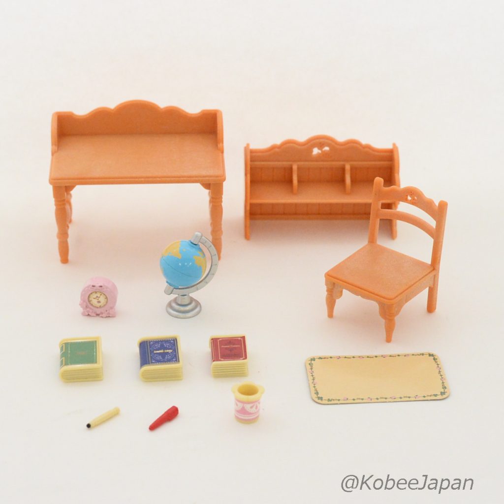 Study Desk Set KA-318 Sylvanian Families Calico Critters