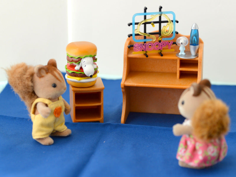Peanut Snoopy's American Style Goods 7 أثاث فاخر للدمى من Re-ment