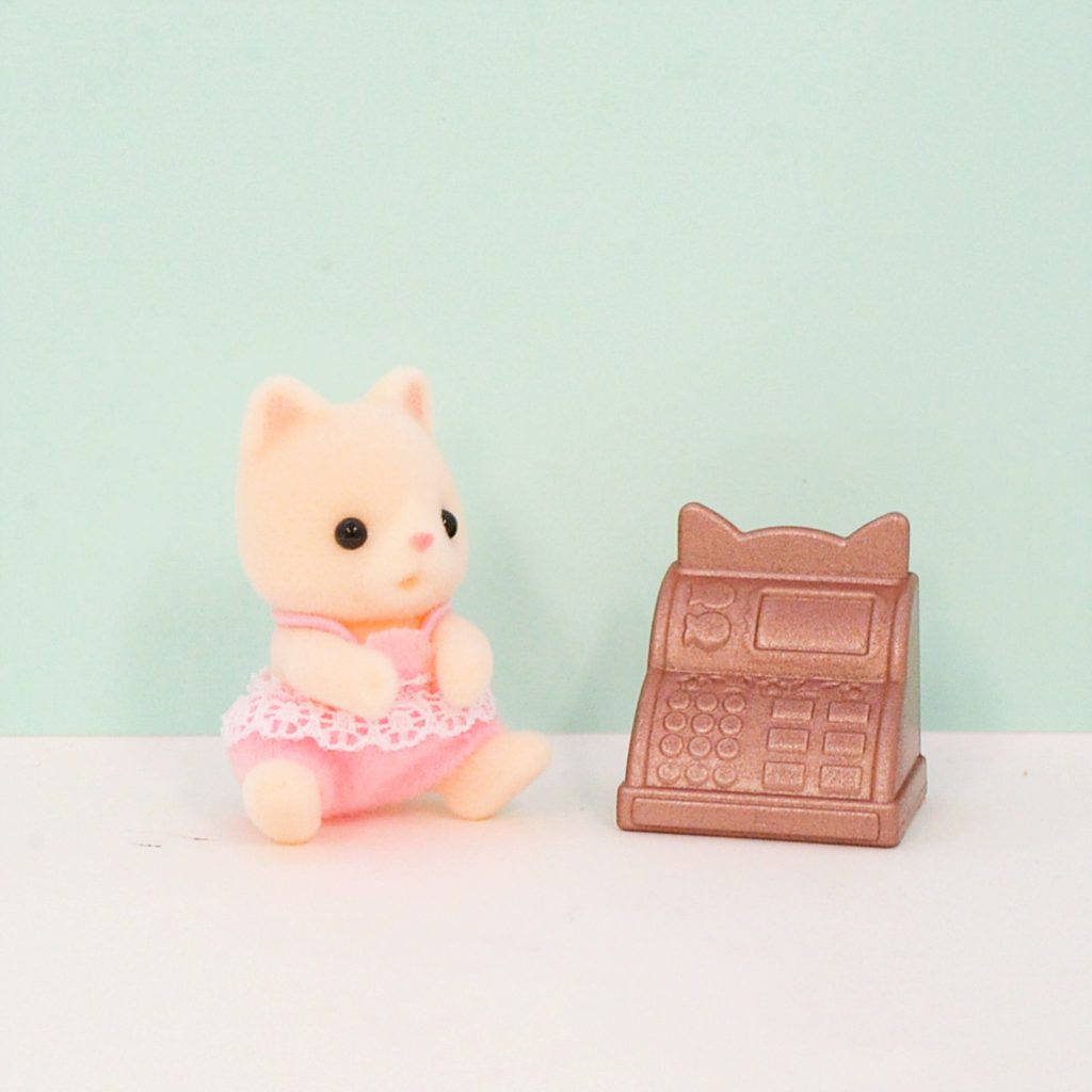 مجموعة حلم ناعمة سلسلة تسوق الأطفال حرير عائلة القط ماركت عائلات سيلفانيان كاليكو كريترز