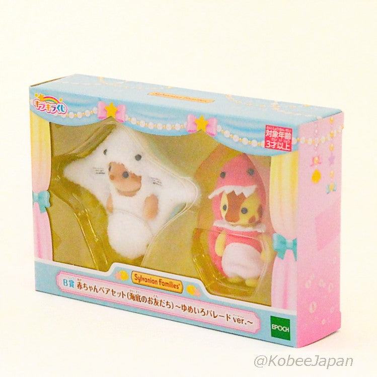 Serie Desfile Soñador Amigo del Mar Profundo Par de Rayas Tiburón Familymart 2022 Familias Sylvanian Critters Calico