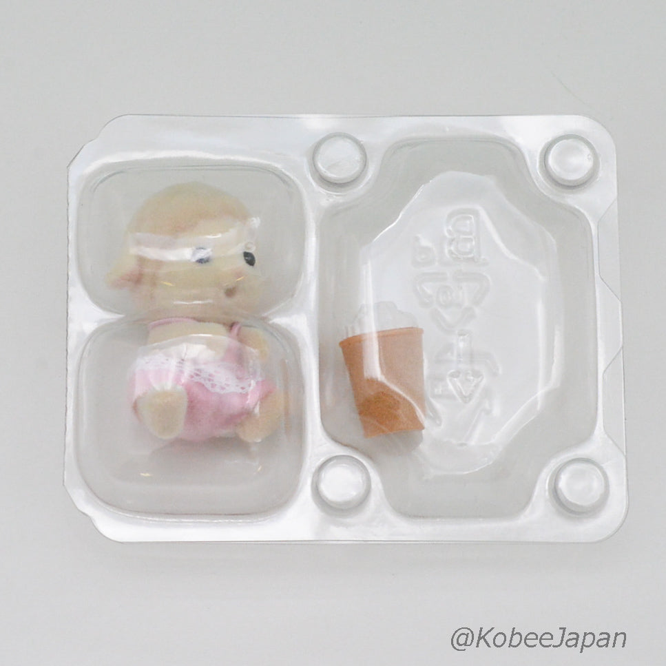 Colección Sueño Esponjoso Serie de Compras para Bebés Familia de Ovejas Familymart Sylvanian Families Calico Critters