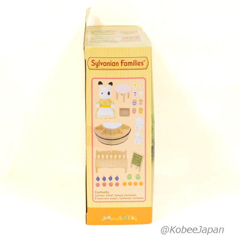 Juice Bar Figure 4478 Sylvanian Families Calico Critters