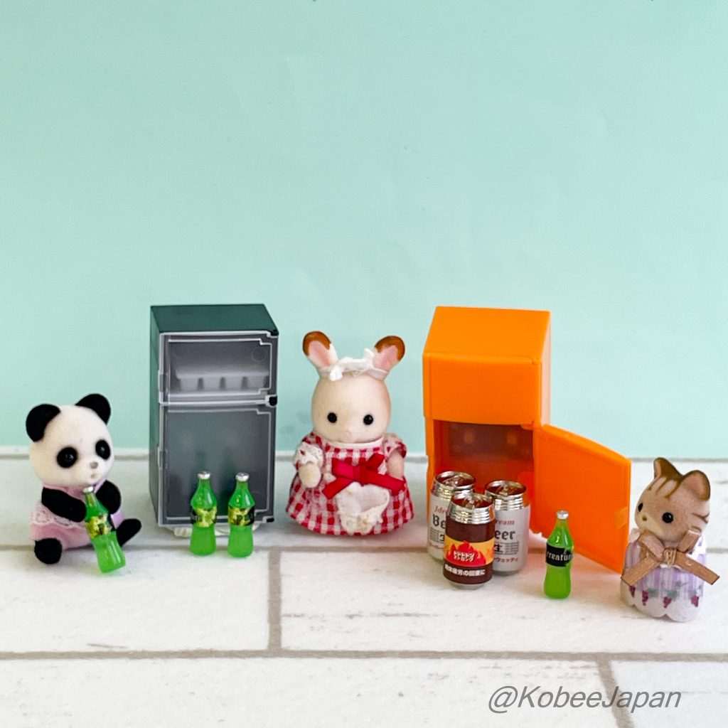 Capsule Toy Light-Up Miniature Refrigerator 2 Wood Grain 2 Cans Chuhai White Light JDREAM
