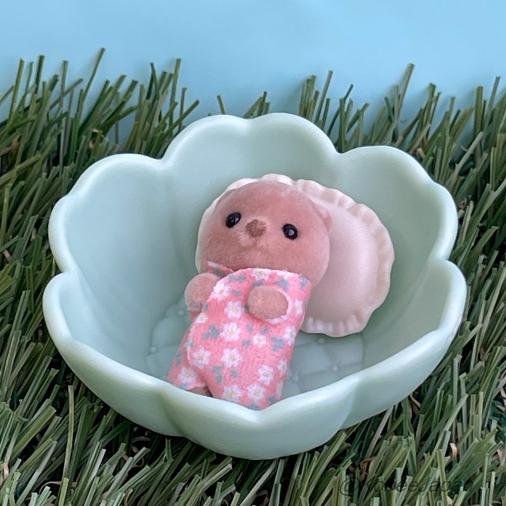 Baby et ensemble de lit pour fleurs Loutre de mer Petit bébé 2025 Familles Sylvanian Calico Critters