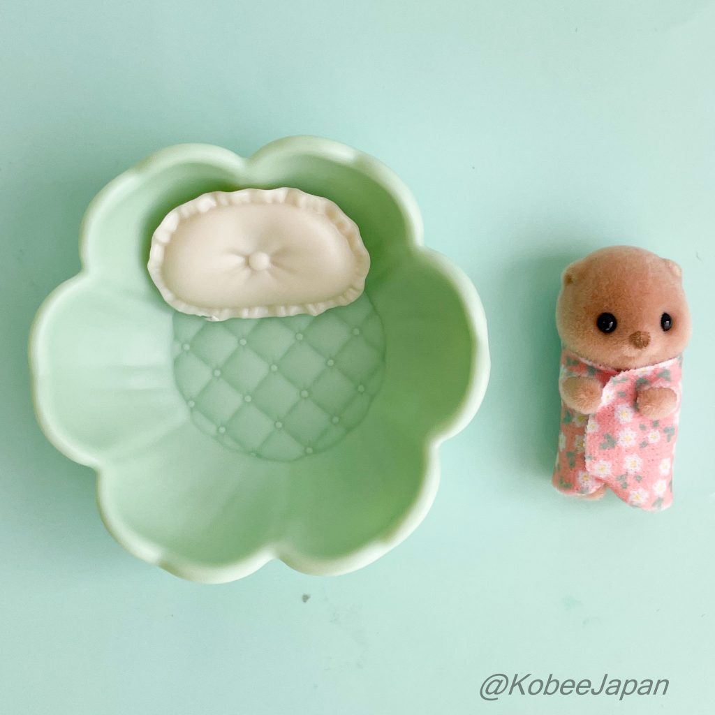 Baby et ensemble de lit pour fleurs Loutre de mer Petit bébé 2025 Familles Sylvanian Calico Critters