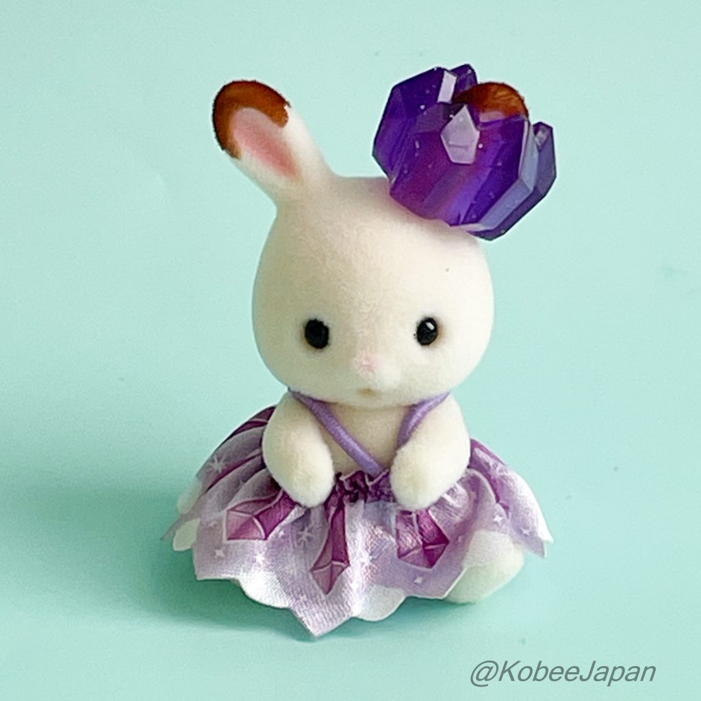 Fairy Forest Friends Series Chocolate Rabbit Baby (Sitting) with Jewel Earrings 2025 Sylvanian Families Calico Critters