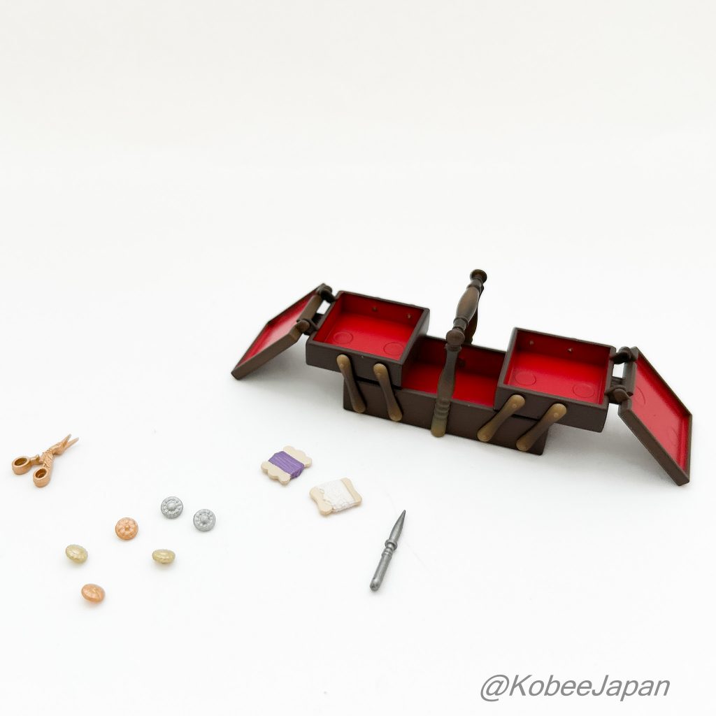 Grandmothers Craft Room 6 Lets See I Think I Can Fix That Re-ment