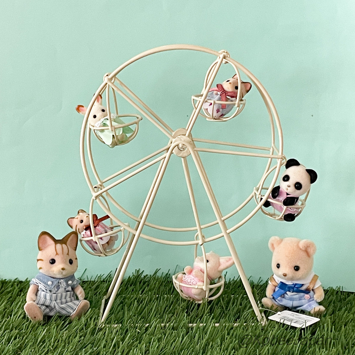 Iron Ferris Wheel Ornament - Ivory Natural Kitchen