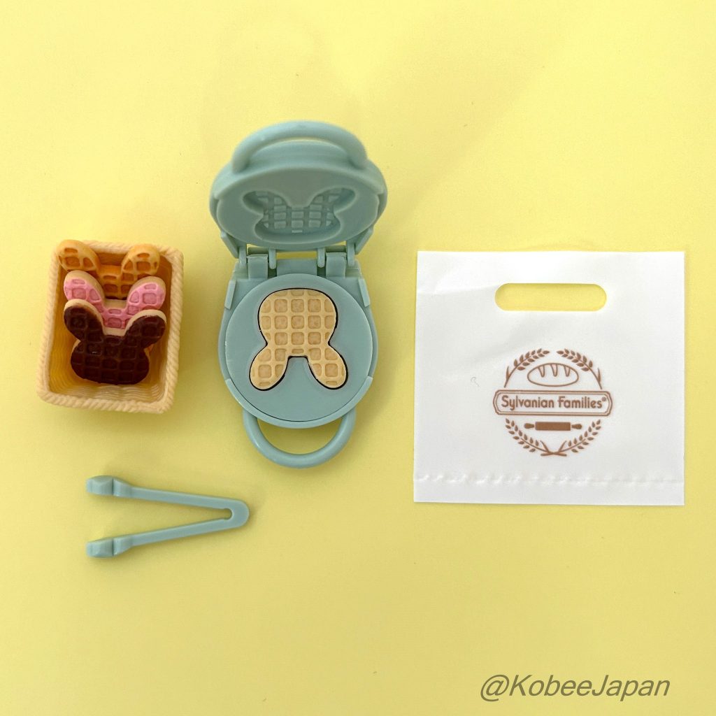 Set de PC de cápsulas Juguete Jolly Bakery en el Bosque 2024 Familias Sylvanian Calico Critters