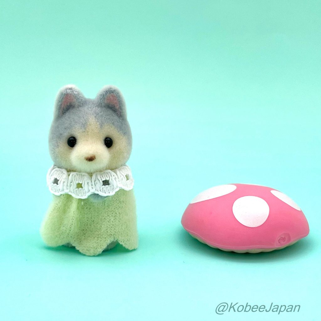 Serie Amigos del Jardín de Flores Sombrero de Hongo Pequeño Husky 2024 Familias Sylvanian Calico Critters