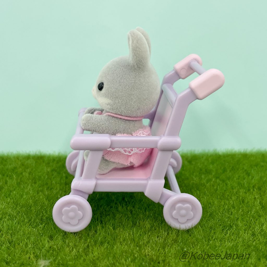 Baby and Stroller Series Lapin Cottontail Familles Sylvanian Calico Critters