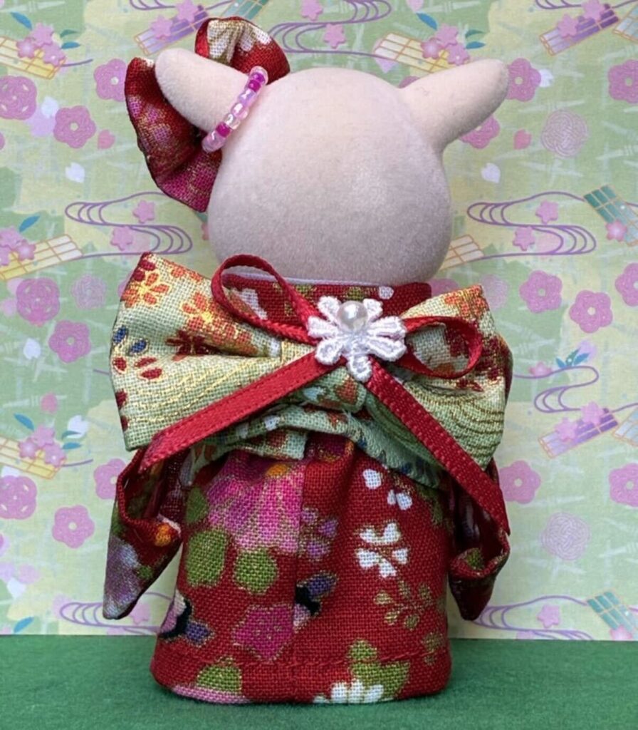 Kimono Fleuri Rouge Fait Main pour Maman