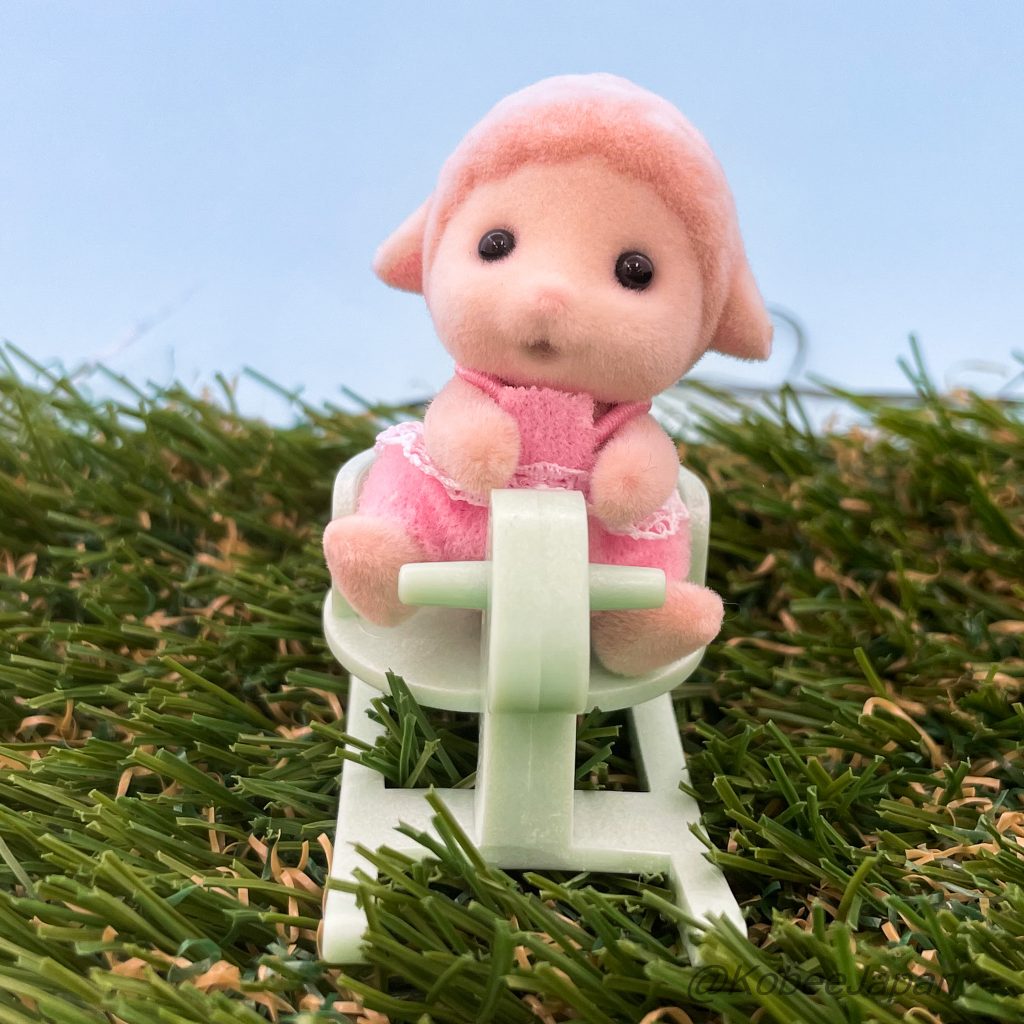 Baby et cheval à bascule, série 2, mouton Sylvanian Families Calico Critters