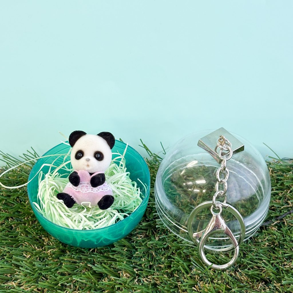 Capsule Keychain Portable Display Case Green