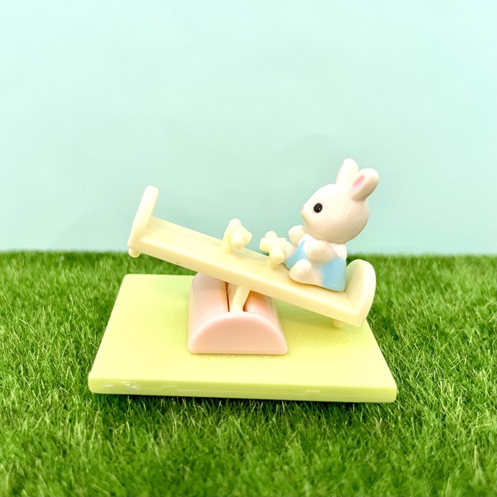 Capsules Toy Baby House and Garden Milk Rabbit Baby Seesaw 2025 Sylvanian Families Calico Critters