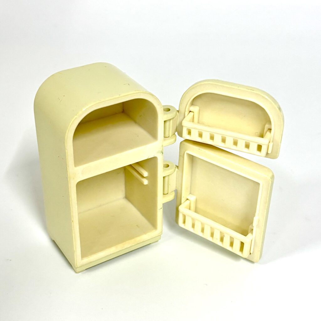 used طقم الثلاجة KA-81 Sylvanian Families Calico Critters