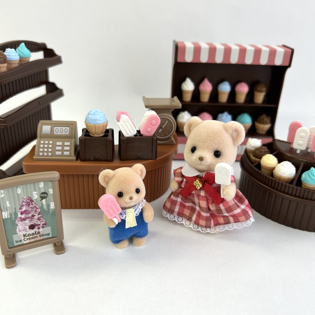 Miniature Ice Cream Shop THREEPY