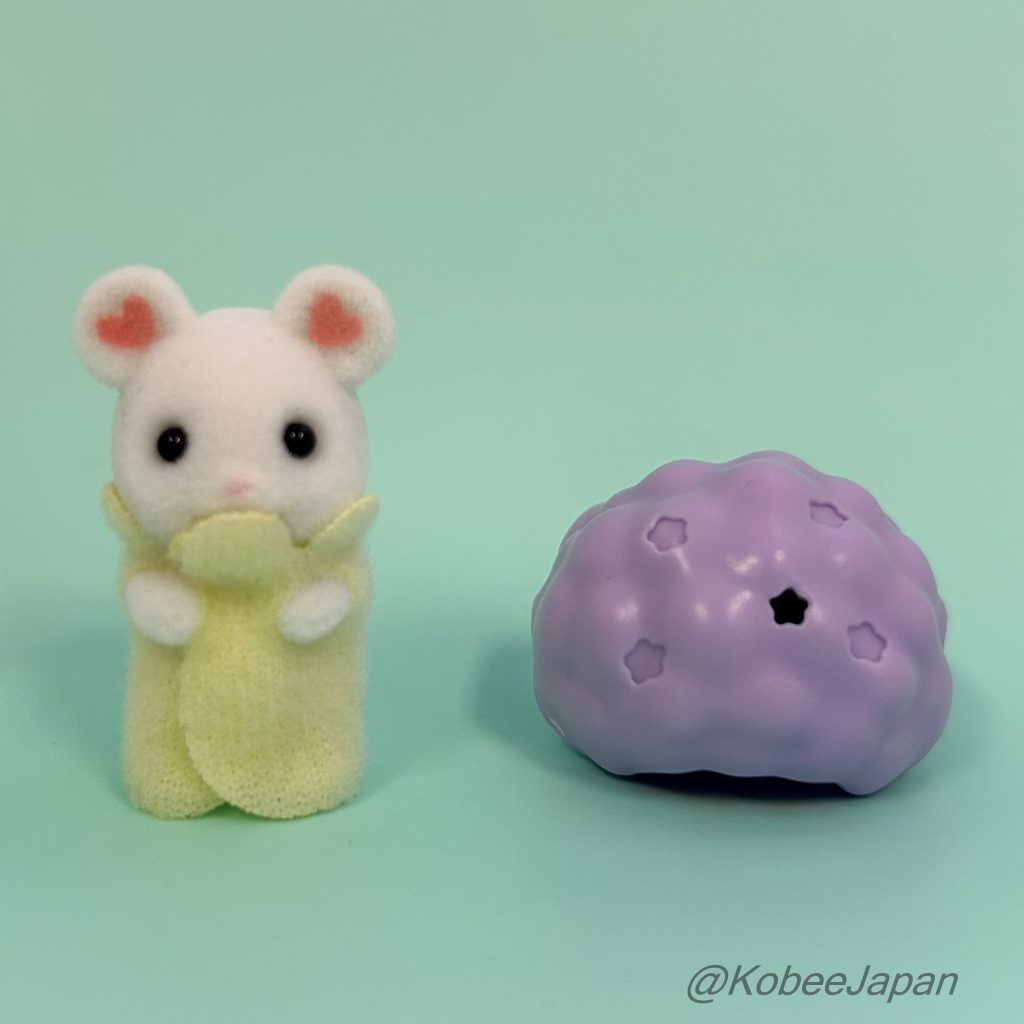 Baby Stylish Hair Series Smaller Marshmallow Mouse Baby 2022 Sylvanian Families Calico Critters