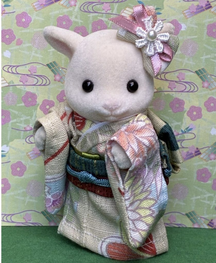 Beige kimono for mother. Handmade