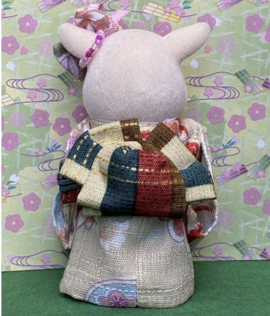 Beige kimono for mother. Handmade