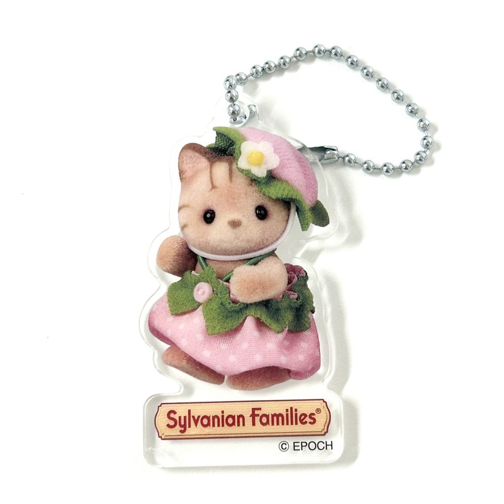 سلسلة مفاتيح أكريليك بيبي قطة مخططة بالفراولة 2026 Sylvanian Families Calico Critters