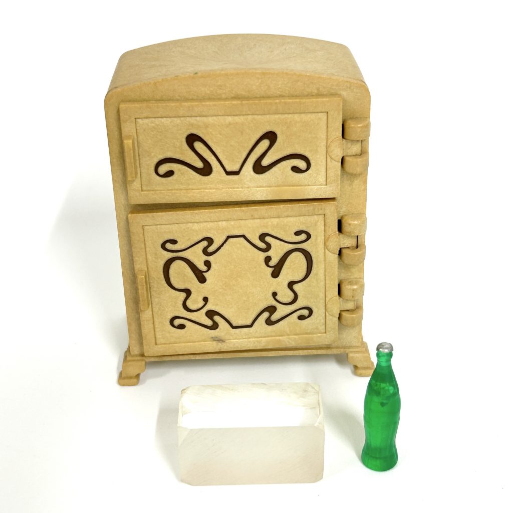 used Vida urbana Refrigerador A-09 Sylvanian Families Calico Critters