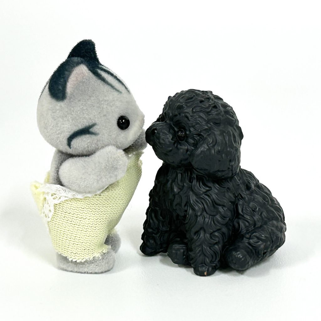 Capsule Toy Sitting Pup Silver Pug