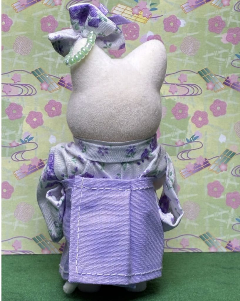 Hakama pour grande sœur violet à motif floral fait main