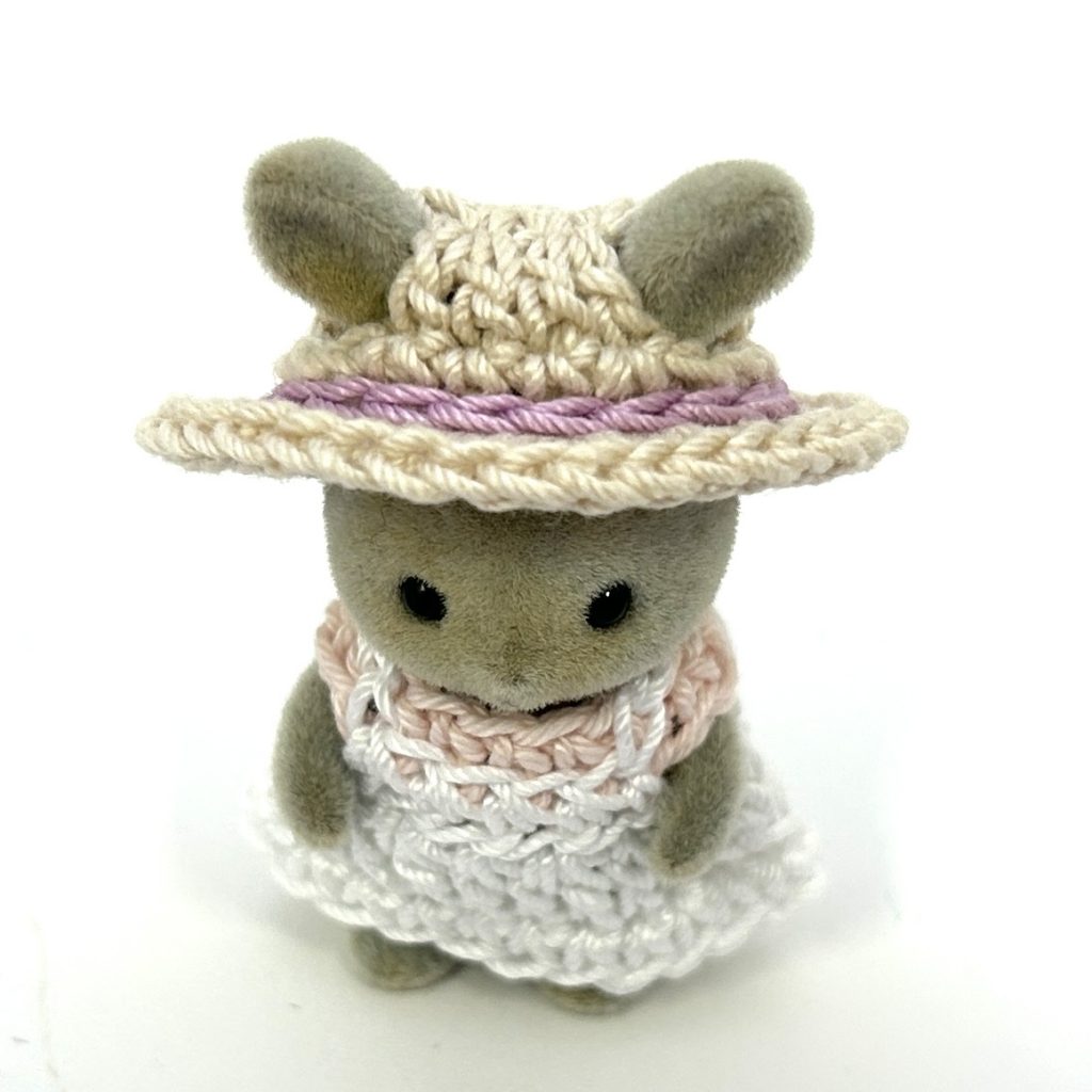 CONJUNTO DE VESTIDO Y SOMBRERO HECHO A MANO PARA BEBÉS Epoch Japón Sylvanian Families