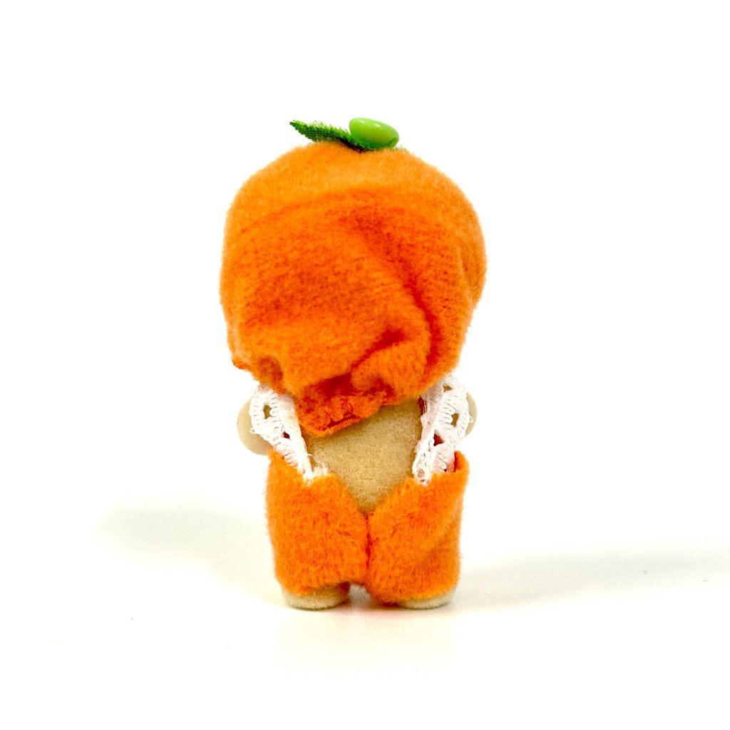 Bébé ours en costume orange d'occasion Sylvanian Families Calico Critters