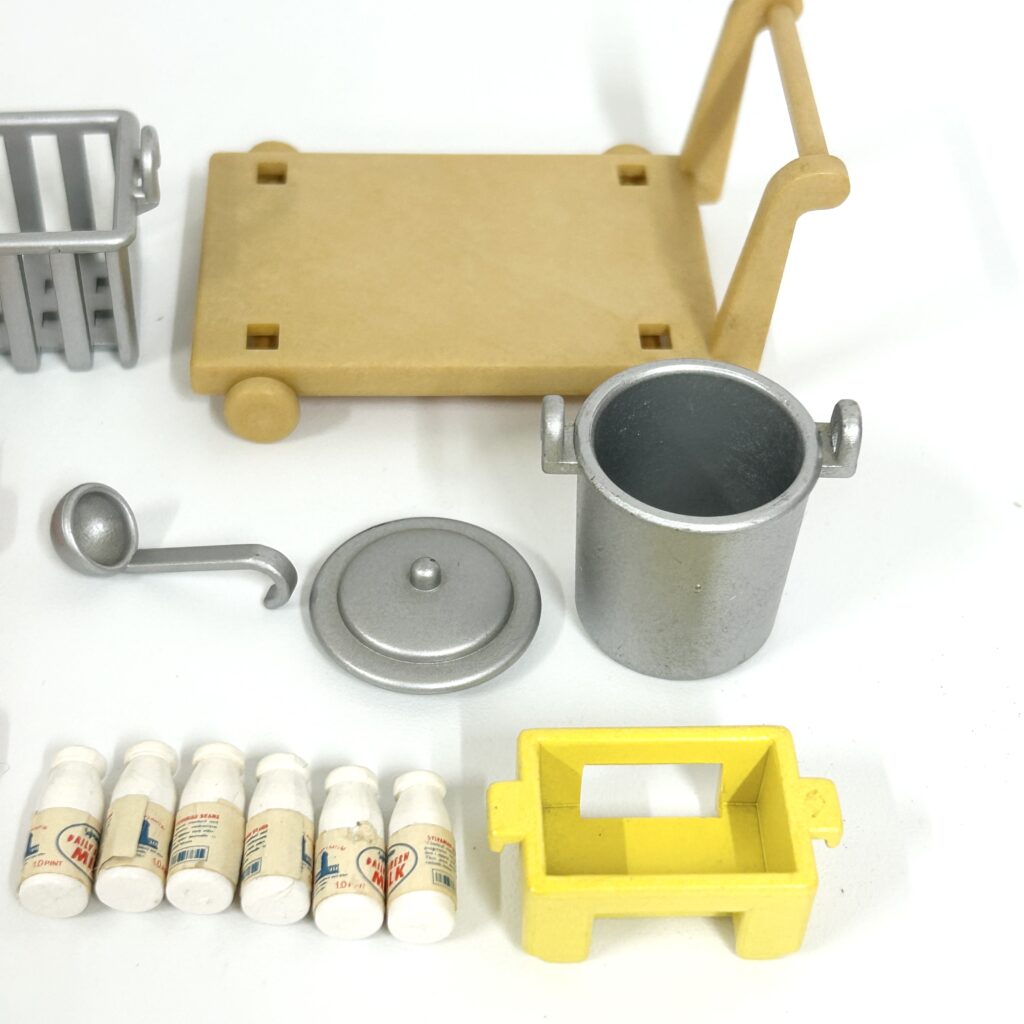 used مجموعة غداء مدرسية S-01 Sylvanian Families Calico Critters