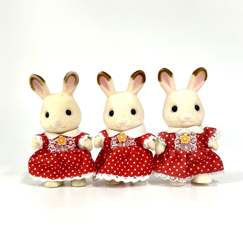 used أرنبات الشوكولا البنات Sylvanian Families Calico Critters