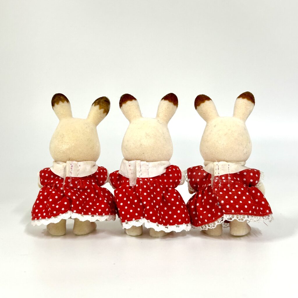 used أرنبات الشوكولا البنات Sylvanian Families Calico Critters